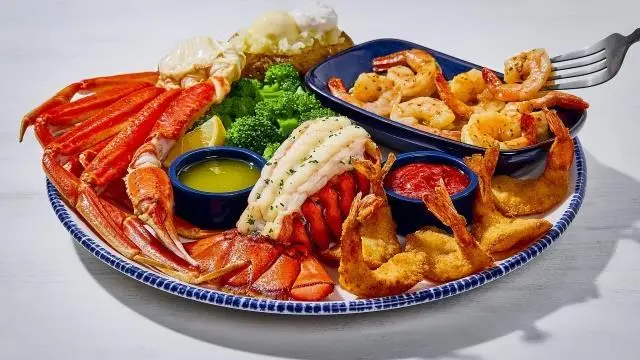 Lobster tail, Shrimp broil and fried, Show Crab with drawn butter